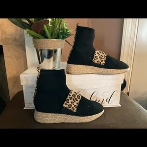 Nalho Akira Yoga Mat Espadrilles Sock Boots Sz 9 Black Animal Print Trim